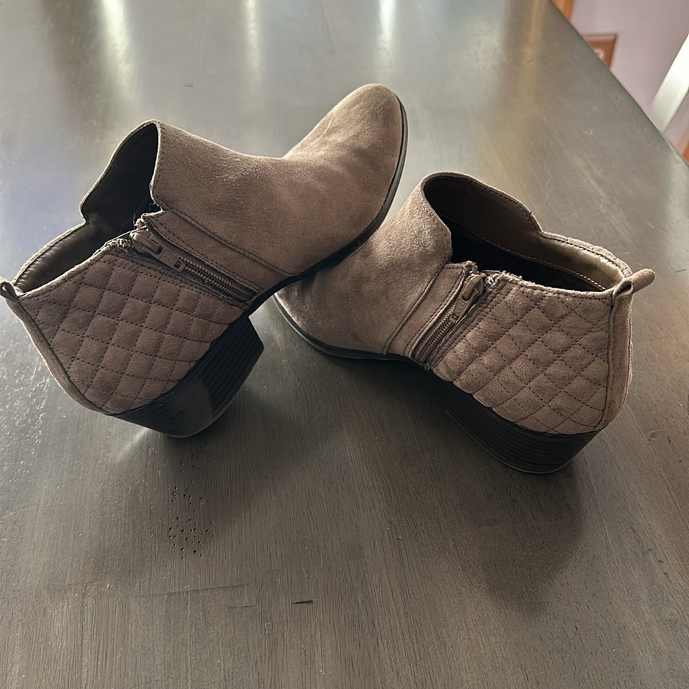 Style & co boots. Size 9 - Picture 3 of 5